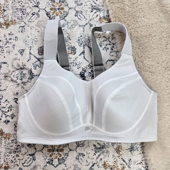 Livi Active Max Support Underwire White Gray Sports Bra Women Plus Size 40DDD - Picture 1 of 6